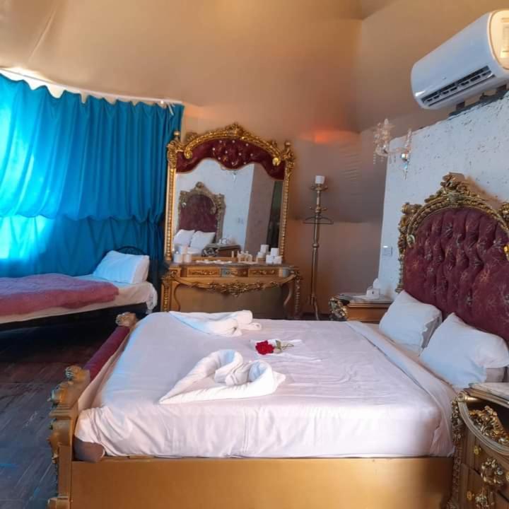 Sami Al Muzna Rum Camp Wadi Rum Bilik gambar